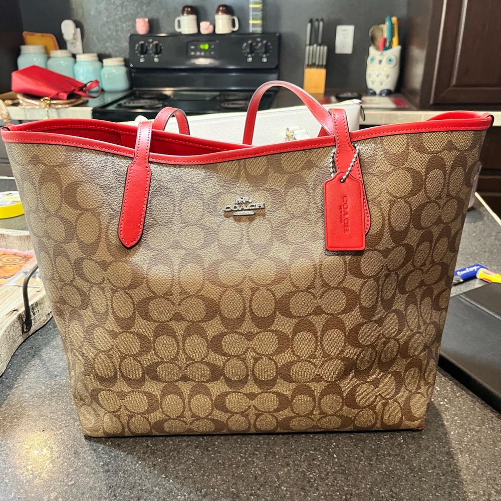 Coach shoulder bag. NWT!!